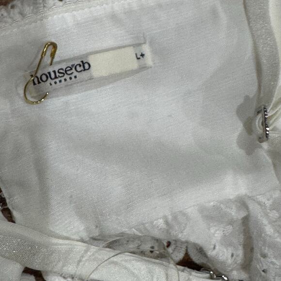 House of CB FEDERICA Ruffle Embroidered 
square-neck cotton-blend crop top L + - Picture 4 of 11